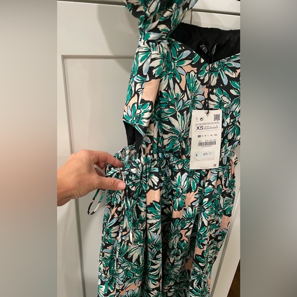 Zara Floral Print Midi Dress with side cutouts - Picture 6 of 9